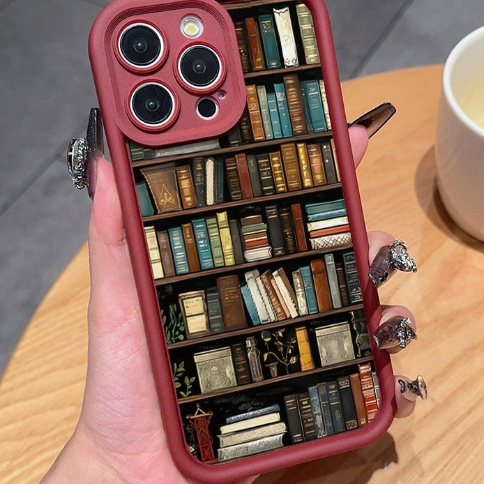 🔥2025 UUSI UUSI📚📱TPU-puhelinkotelo, jossa on piirretty kirjahyllykuvio