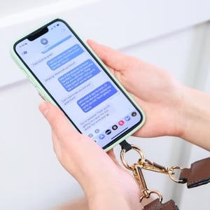 💖Phone-hihna, jossa on vetoketjullinen pussi