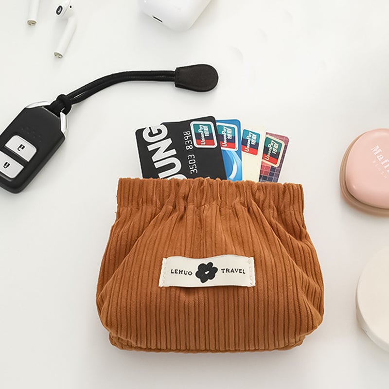 👝Automaattisesti sulkeutuva magneettinen minikantolaukku✨